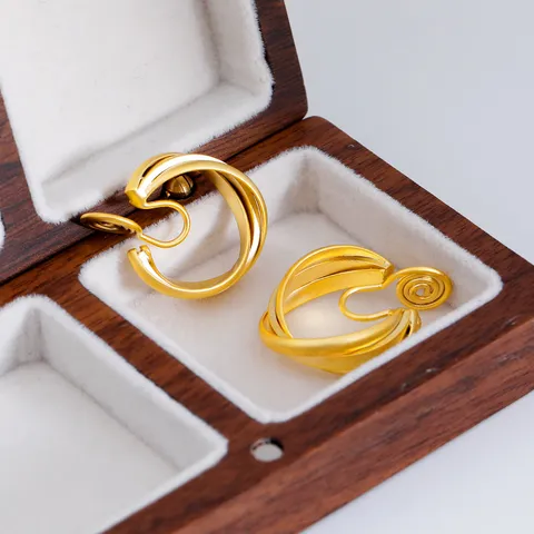 French Vintage Matte Gold Copper Clip-On Earrings For Women No Pierced Ears Geometric Twisted Spiral Earrings Fashion Jewelry