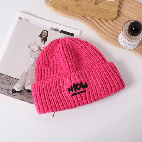 Vrouwen Winter Warm Knit Beanie Hoed Gemaakt Van Acryl Met Letter Borduurwerk Perfect Voor Dagelijks Gebruik