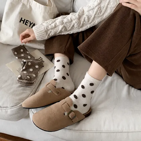 Women's Casual Polka Dot Mid Tube Socks Winter Warm Soft Cute Japanese Style Cotton Blend Fashion Long Socks