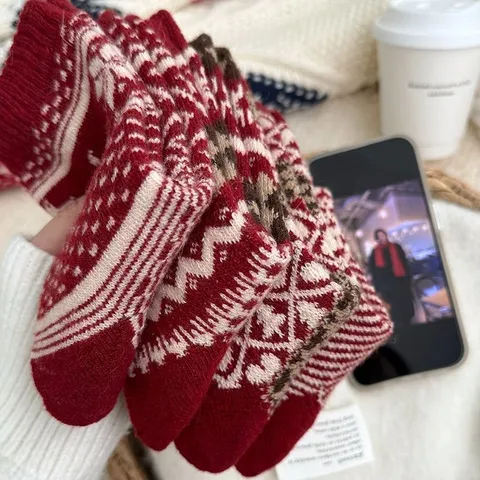 Women Vintage Fair Isle Wool Mid Tube Socks Winter Warm Thickened Thermal Knit Casual Crew Socks Red Stocking