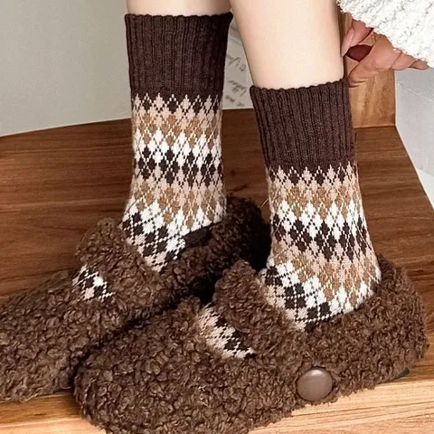 Retro Fair Isle Rhombus Wool Women Socks Thickened Warm Winter Crew Socks Casual Thermal Soft Hosiery