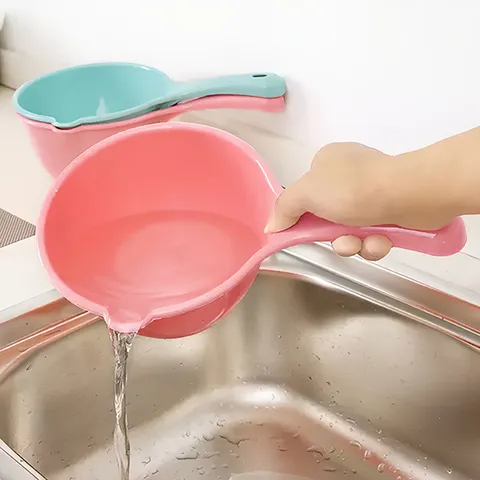 Écope à Eau en Plastique pour Ménage Long Manche Épais Avec Bec Verseur pour Cuisine