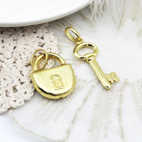 Dijes de Cobre Chapado en Oro de 18K Corazón Ancla Llave Cerradura Cabeza de Toro Accesorios de Joyería DIY para Collares Pendientes