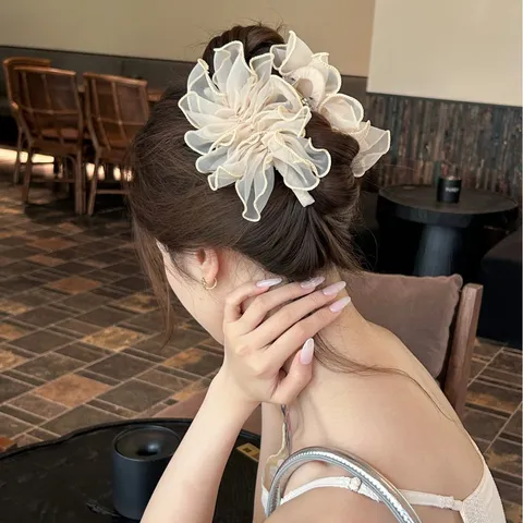 Elegant Korean Style Large Mesh Bow Hair Claw Clip French Vintage Volumizing Organza Shark Clip For Women Hair Accessories