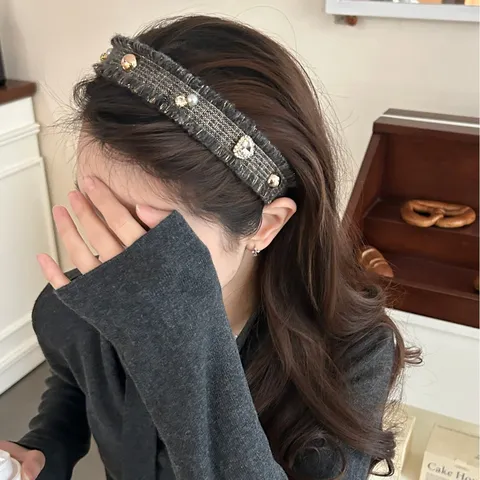 Elegant Tweed Knit Headband For Women With Rhinestone Heart And Artificial Pearl Embellishments Retro Hair Band Accessory