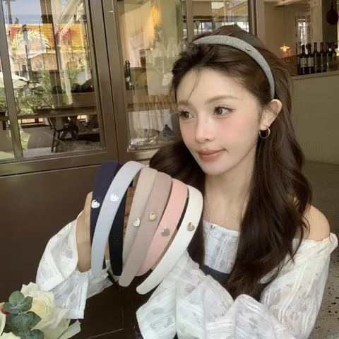 French Retro High Top Headband For Women With Heart Charm Cloth Fabric Thickened Elegant Versatile Hair Accessory temperament Hair Hoop