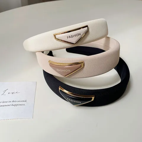 Korean Style Simple Elegant High Top Sponge Headband For Women Wide Edge Fabric Head Band With Triangle Fashion Letter Plate Hair Accessories