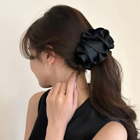 Korean Style Satin Pleated Bubble Flower Banana Clip Elegant Handmade Hair Clip Accessory For Women Ponytail Holder Headwear
