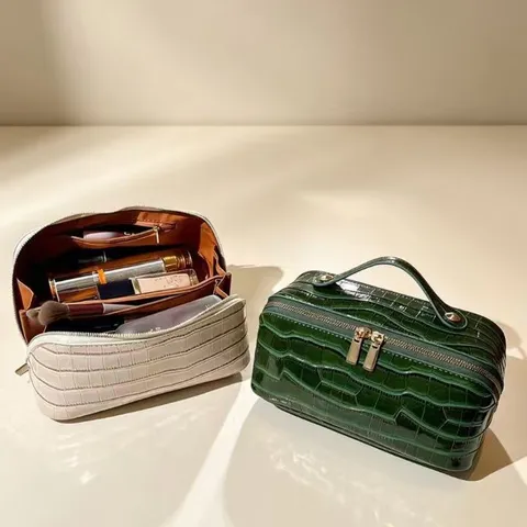 Elegant Croc Pattern PU Leather Makeup Bag Large Capacity Travel Toiletry Bag Portable Cosmetic Organizer With Gold Zipper
