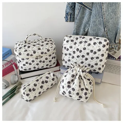 Floral Quilted Polyester Cosmetic Bag Portable Travel Toiletry Makeup Storage Pouch Large Capacity Zipper Organizer Bag