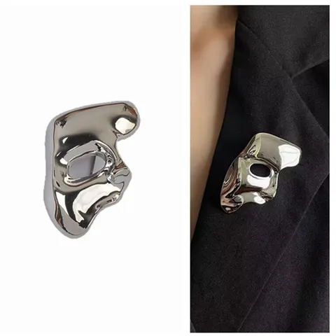Vintage Phantom Style Mask Brooch For Women Alloy Electroplated Abstract Portrait Face Pin Simple Personality Jewelry Accessory Gift