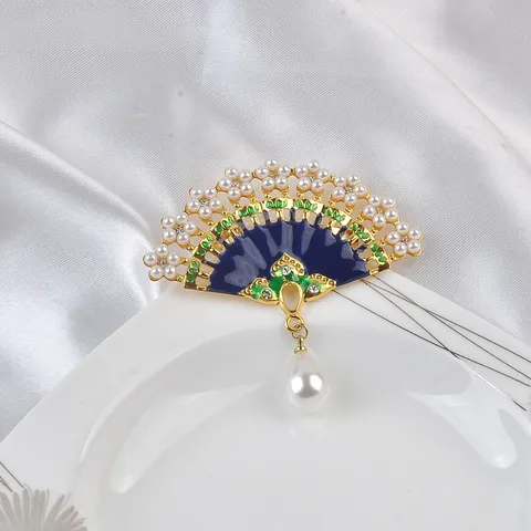 Vintage Chinese Style Fan Shaped Brooch Faux Enamel Rhinestone Artificial Pearl Scarf Clip For Women Metal Jewelry Accessory