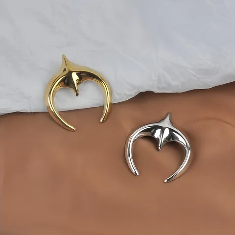 Stainless Steel Star Moon Brooch Niche Fashion Pin For Suit Jacket Evening Dress Party Unisex Jewelry Accessory Gold Silver