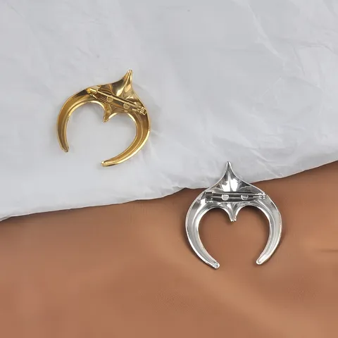 Stainless Steel Star Moon Brooch Niche Fashion Pin For Suit Jacket Evening Dress Party Unisex Jewelry Accessory Gold Silver