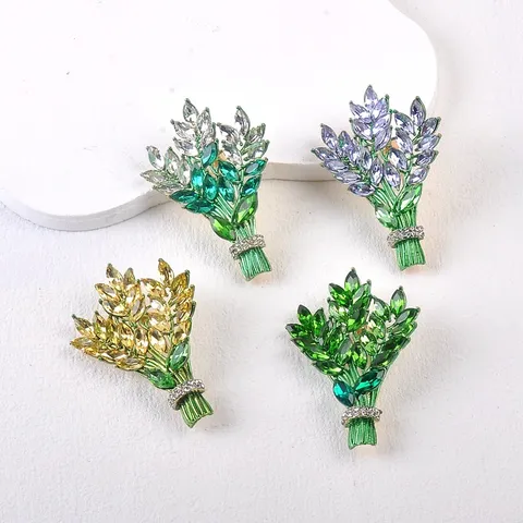 Eleganter Lavendel Blumenstrauß Brosche Für Damen Legierung Künstlicher Kristall Strass Eingelegte Floral Pflanzen Anzug Pin Modeschmuck Zubehör