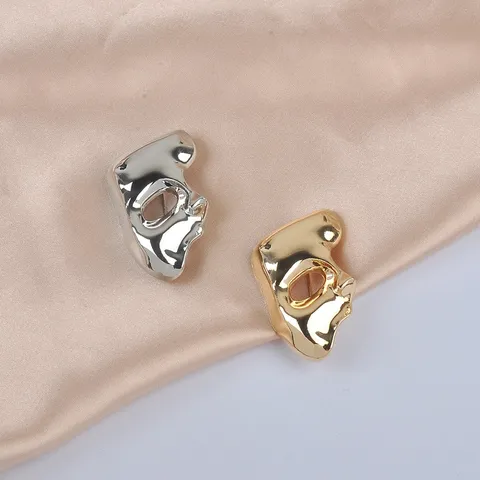 Vintage Phantom Style Mask Brooch For Women Alloy Electroplated Abstract Portrait Face Pin Simple Personality Jewelry Accessory Gift