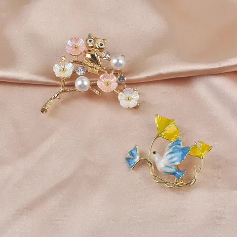 Fashion Enamel Peace Dove Owl Brooch For Women Gold Alloy Rhinestone Artificial Pearl Pins Suit Cardigan Accessory Jewelry