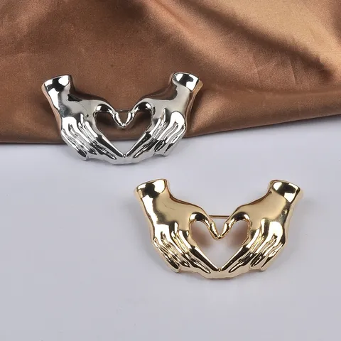 Creative Alloy Hands Heart Gesture Brooch Gold Silver Plated Pins Large Fashion Jewelry Accessories For Women Men Gift
