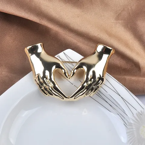 Creative Alloy Hands Heart Gesture Brooch Gold Silver Plated Pins Large Fashion Jewelry Accessories For Women Men Gift
