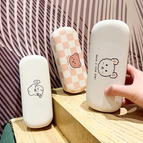 Étui à Lunettes Portable en Cuir PU Mignon Ours Cartoon Carreaux Boîte de Rangement Anti-Pression pour Étudiants