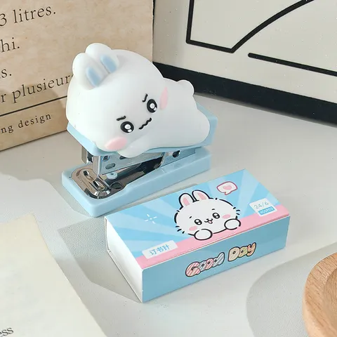 Mini Schattige Cartoon Dier Nietmachine Set Draagbare Student Kantoor Inbindmachine Plastic Metaal