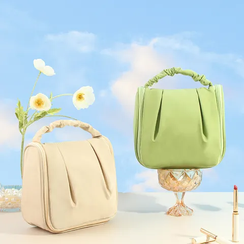 Trousse de Maquillage Nuage Tissu Oxford Imperméable Trousse de Toilette Grande Capacité Sac à Main de Voyage Avec Pendentif Floral