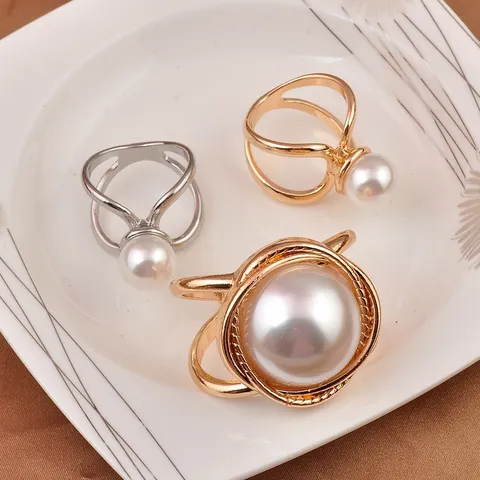 Elegant Alloy Artificial Pearl Silk Scarf Buckle Multi-Functional Geometric Scarf Clip For Women Electroplated Clothing Brooch Jewelry