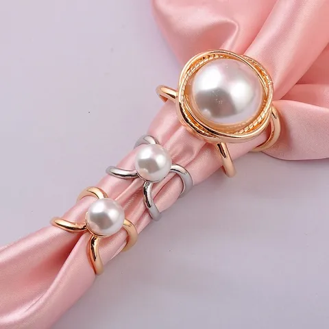 Elegant Alloy Artificial Pearl Silk Scarf Buckle Multi-Functional Geometric Scarf Clip For Women Electroplated Clothing Brooch Jewelry