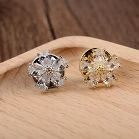 Mini Fünfblättrige Blume Brosche Kupfer Zirkonia Eingelegt Kragennadel Anti-Exposition Damen Mode Schmuck Koreanischer Stil