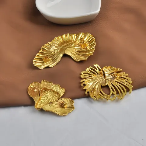 Spilla in Lega Galvanica Vintage Foglia di Ginkgo Moda Occidentale Oro Metallico Pianta Forma Spille per Abbigliamento Gioielli Uomo Donna Decorazione