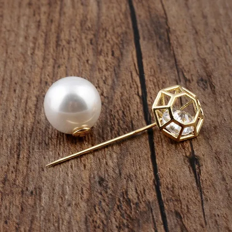 Vergulde Holle Diamantvormige Broche Met Zirconia En Kunstparel Elegante Reversspeld Voor Dames Kledingaccessoires