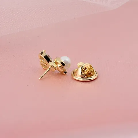 Cute Rabbit Head Copper Zirconia Brooch Artificial Pearl Gold Pin For Women Clothing Accessory Anti-exposure Neckline Pin