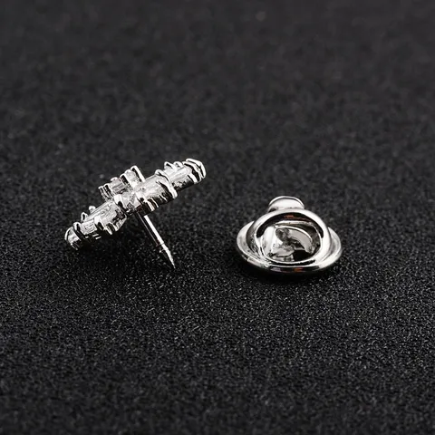 Micro Pave Zirconia Sneeuwvlok Reversspeld Unisex Pak Overhemdkraag Accessoire Zilver Koper Tach Pin Sieraden Cadeau
