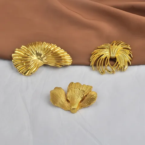 Spilla in Lega Galvanica Vintage Foglia di Ginkgo Moda Occidentale Oro Metallico Pianta Forma Spille per Abbigliamento Gioielli Uomo Donna Decorazione