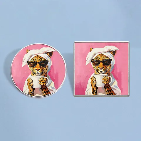 Mode Humorvolle Leopard Sonnenbrille Badetuch Kaffee Emaille Brosche Pin Zinklegierung Galvanisiert Sommer Revers Abzeichen Schmuck