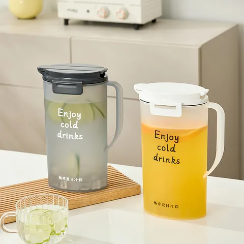 Grand Pichet à Eau Froide En Plastique PP Mat Avec Couvercle à Pression Résistant à la Chaleur Distributeur de Boissons