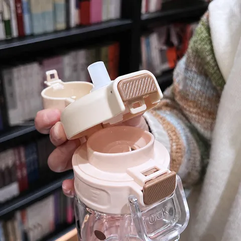Large Capacity Plastic Water Bottle With Straw And Double Drinking Lid Cute Bear Tritan Sippy Cup For Students Daily Use