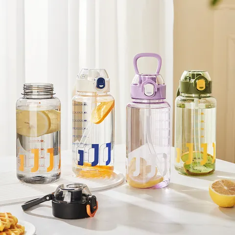 Großraum Kunststoff Wasserflasche Mit Strohhalm Tragbarer Sport Trinkbecher Klare Fitness Wasserkanne Für Den Täglichen Outdoor Gebrauch