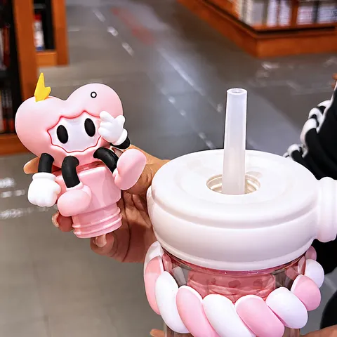 Süße Cartoon Strohhalm Wasserflasche 500ml Tritan Tragbarer Büro Trinkbecher Für Damen