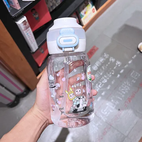 Kinder Süße Cartoon Tritan Kunststoff Strohhalm Wasserbecher Tragbare Auslaufsichere Trinkflasche Für Schüler Schule