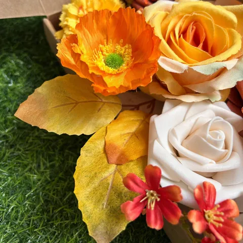 Fleurs Artificielles Fleur en Soie d'Automne Boîte Cadeau DIY Arrangement Fausse Fleur pour Mariage Décoration Intérieure Fête Fourniture Florale