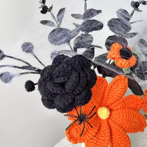 Τεχνητά Λουλούδια Halloween Μπουκέτο Τριαντάφυλλων από Κόμπο Νήματος με Κεραμικό Βάζο Aράχνες Ψεύτικα Φυτά Δώρο Διακόσμησης Σπιτιού