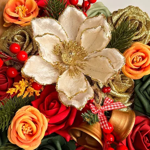 Fleurs Artificielles de Noël Boîte Cadeau DIY Maison Extérieur Arrangement Floral Rose Baie Aiguille de Pin Artisanat