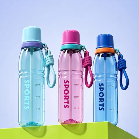 Tragbare Große Kunststoff Sport Wasserflasche Mit Strohhalm Und Tragegurt Schüler Outdoor Trinkbecher