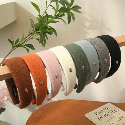 Diadema Ancha Acolchada de Tela de Lana para Mujer Otoño Invierno High Cranial Top Con Etiqueta Dorada Ovalada Uso Diario