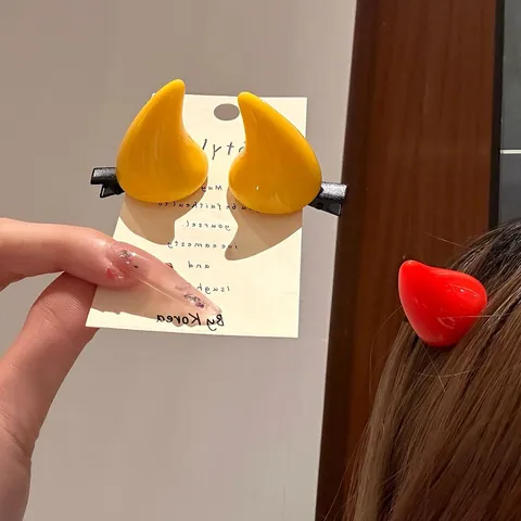 Lindas Pinzas para el Cabello de Resina con Cuernos de Pequeño Diablo Accesorio de Fiesta de Halloween Cosplay para Mujeres