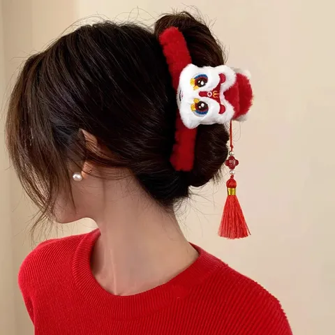 Pinza para el Cabello de Peluche de Estilo Chino Danza del León Con Borla Larga Rojo Blanco Bordado Pinza de Garra Tocado