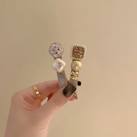Pince à Cheveux Vintage en Alliage Perle Artificielle et Strass Élégante Nœud Papillon Camélia Barrette Latérale Accessoire Femmes Bijoux