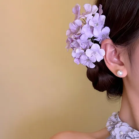 Pinza de Pelo de Flor Hecha a Mano Elegante Clip de Tiburón de Lirio para Mujer Accesorios para el Cabello de Tela y Perlas Artificiales para Vacaciones en la Playa