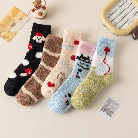 Damen Winter Korallenvlies Socken Verdickt Warm Zuhause Socken Cartoon Tier Gestreift Weich Plüsch Schlaf Bodensocken